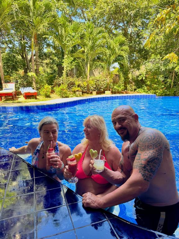 Bazén v ubytování Sundaras Family Suites nebo v jeho okolí
