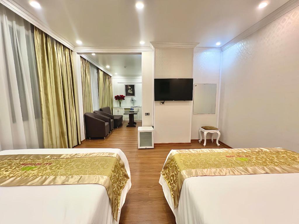 Bài Thơ Mountain Hotel - 10