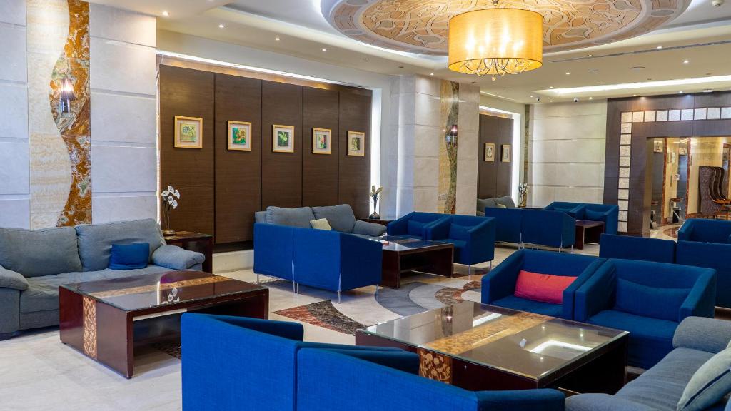 Posezení v ubytování فندق الصفوة البرج الثالث Al Safwah Hotel Third Tower 3