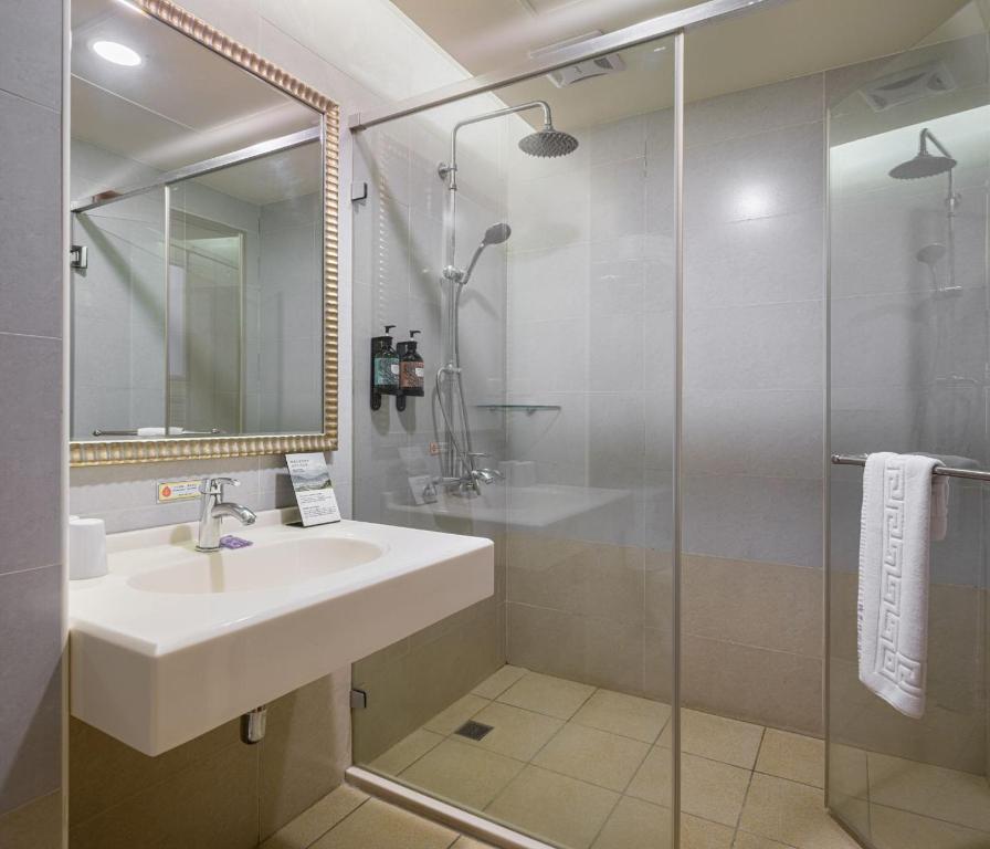 Koupelna v ubytování West Hotel