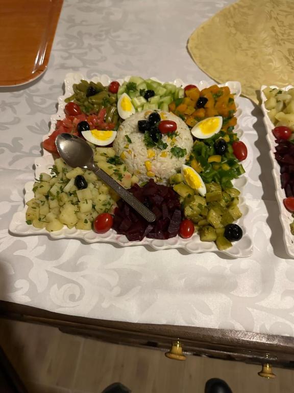 Jídlo v luxury tent nebo okolí