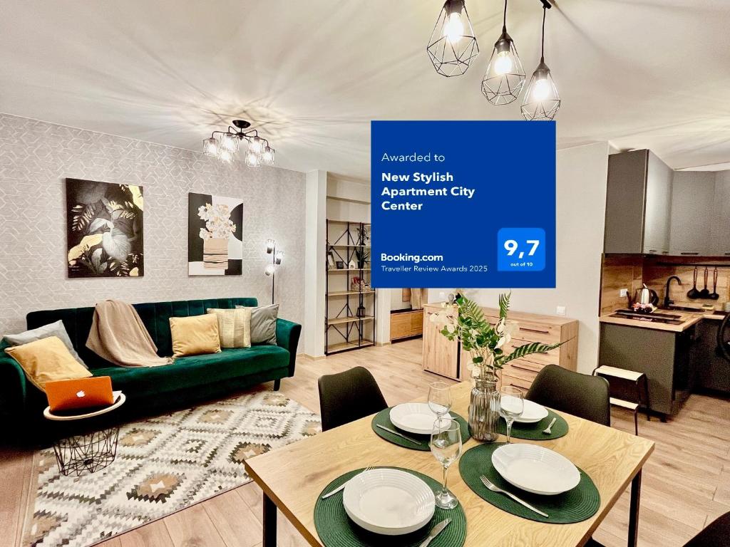 Posezení v ubytování New Stylish Apartment City Center self check-in