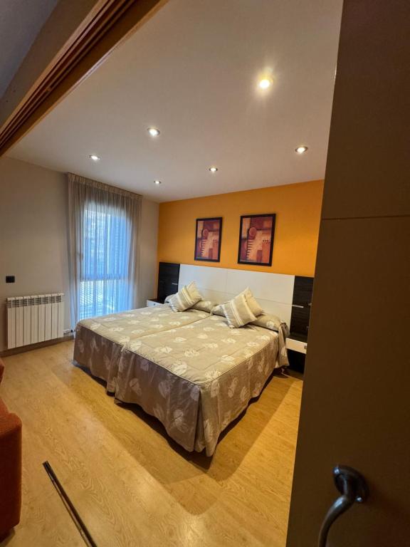 Postel nebo postele na pokoji v ubytování Apartamentos Turísticos Can Rocamora