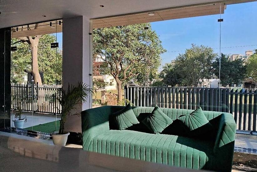Posezení v ubytování Emerald Suites