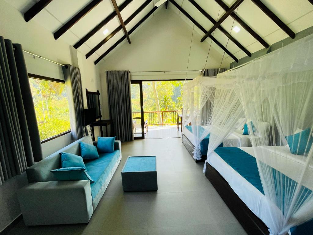 Ella Blue Heaven - 1