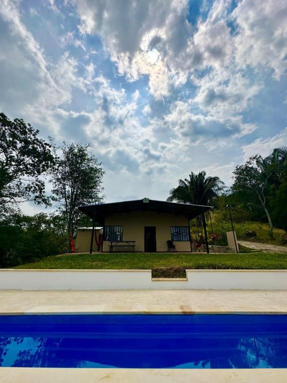 Bazén v ubytování Finca Anapoima - Villa Paty nebo v jeho okolí