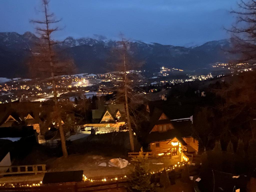 Výhľad na hory alebo výhľad na hory priamo z apartmánu