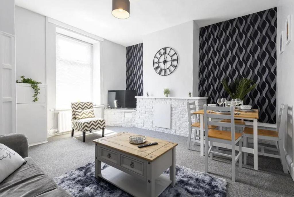 Et tv og/eller underholdning på Cosy 2 Bed House for Contractors