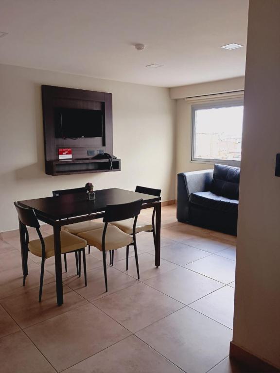 TV a/nebo společenská místnost v ubytování Links Apart Hotel