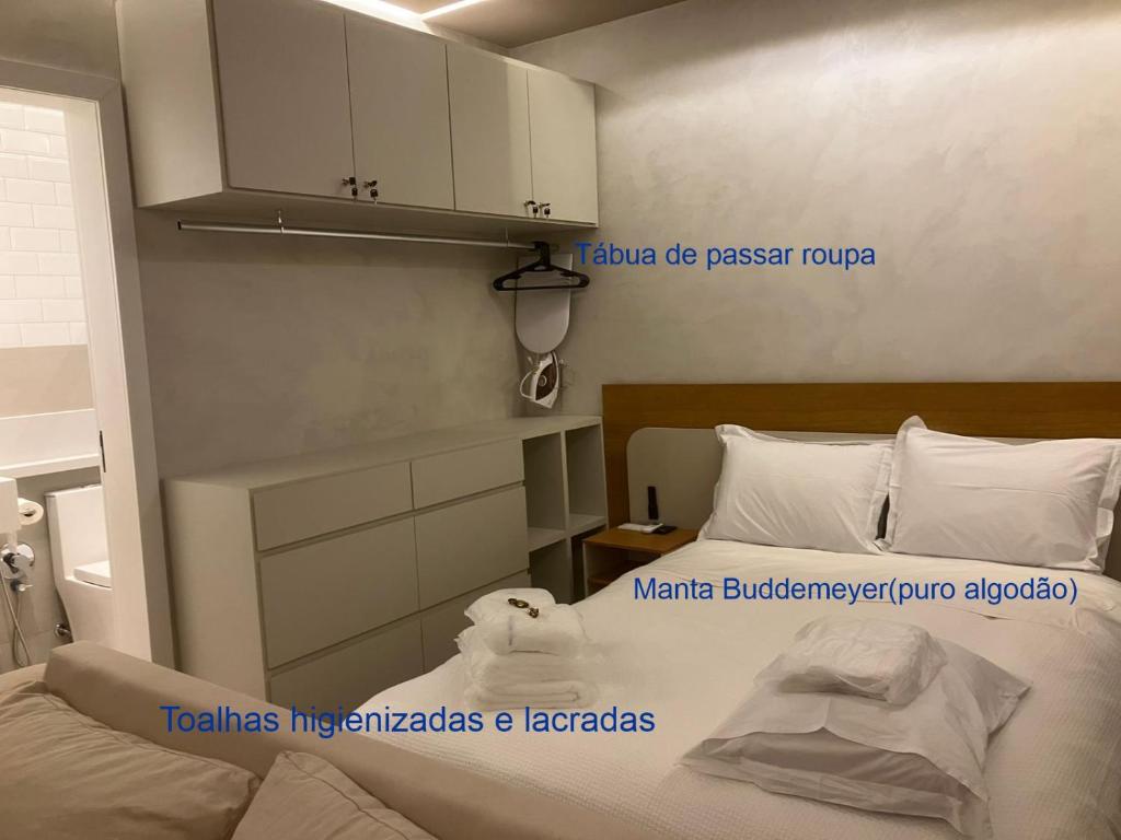 Postel nebo postele na pokoji v ubytování Theotókos Flats Apart-hotel