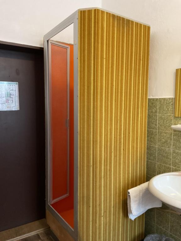 Pension&Hostel Anna - Monteurzimmer - Quarto Individual Com Chuveiro