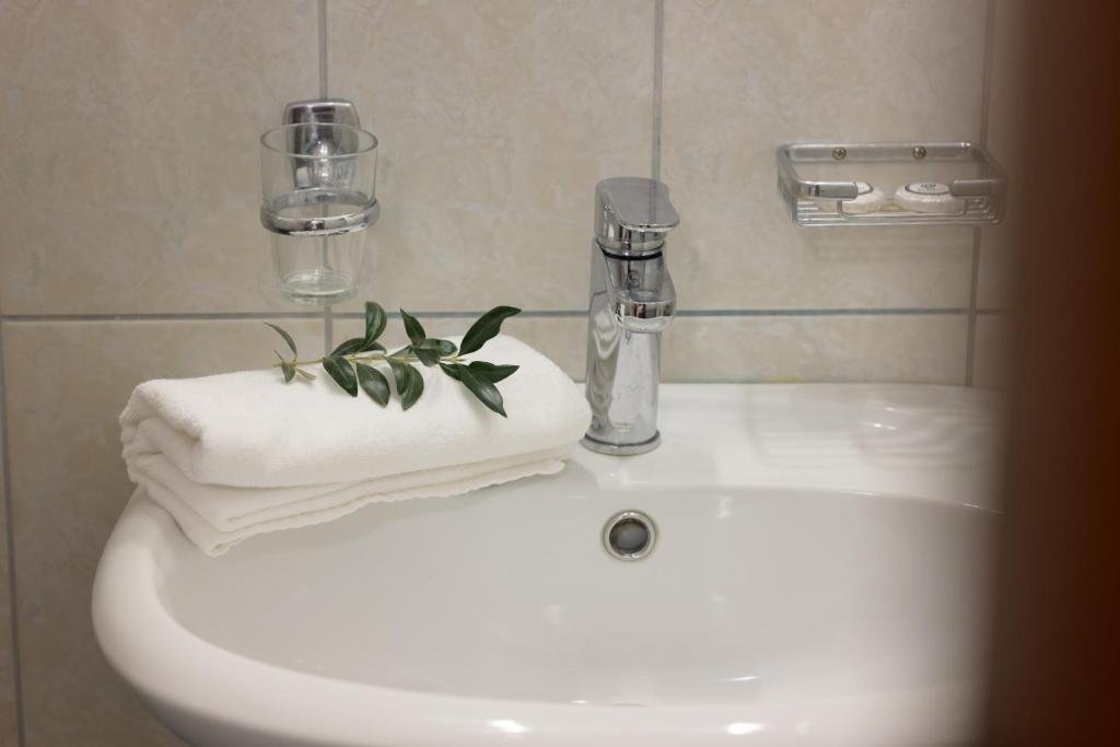 O Fotis Studios & Apartments - 15