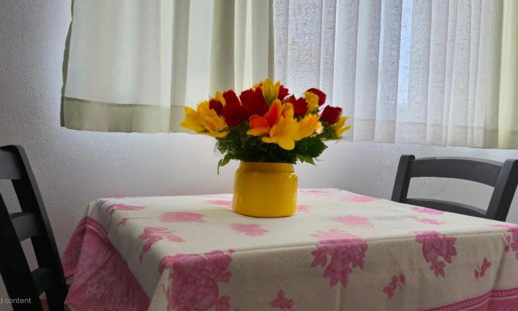 Postel nebo postele na pokoji v ubytování Guest House Pogradeci