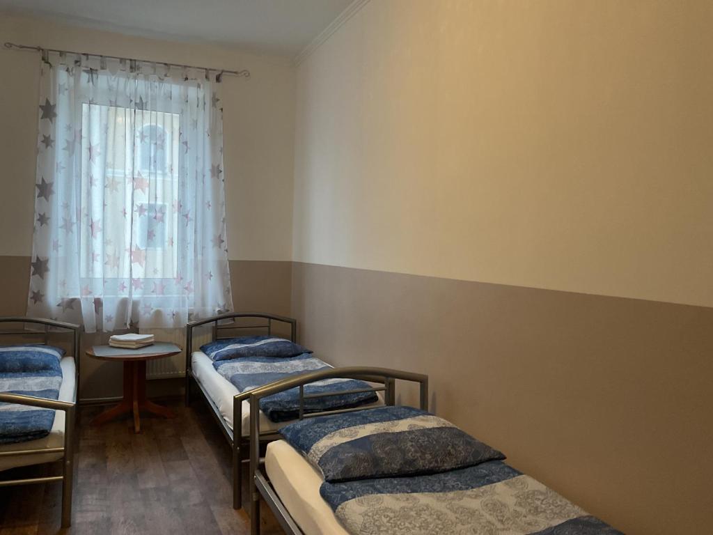 Pension&Hostel Anna - Monteurzimmer - Apartamento Padrão