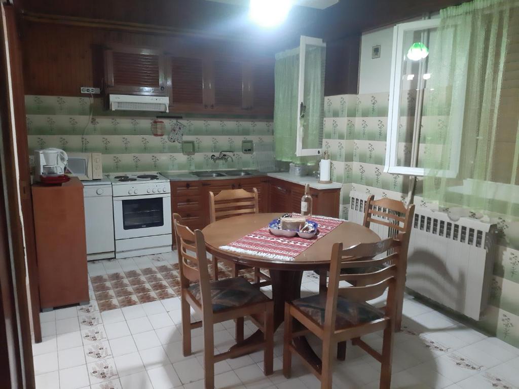 Kuchyňa alebo kuchynka v ubytovaní Retro Chic Apartment