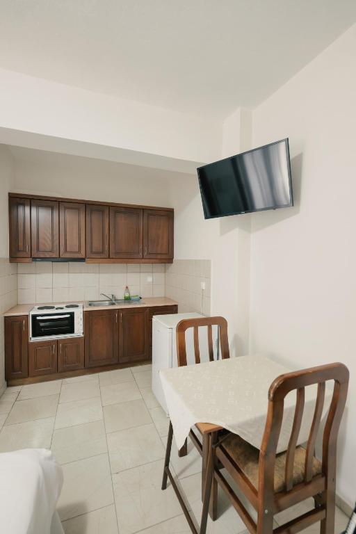 O Fotis Studios & Apartments - 11