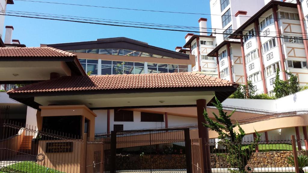  Apartamento com Piscina 4 Pessoas