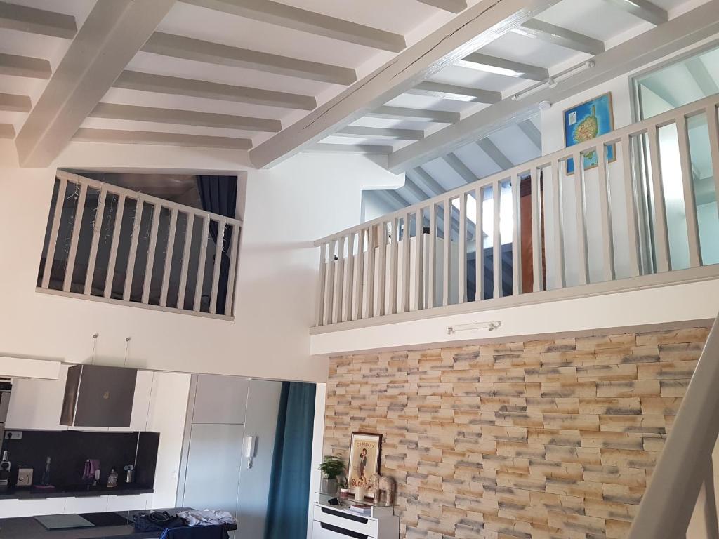 Appartement duplex de standing au calme avec piscine