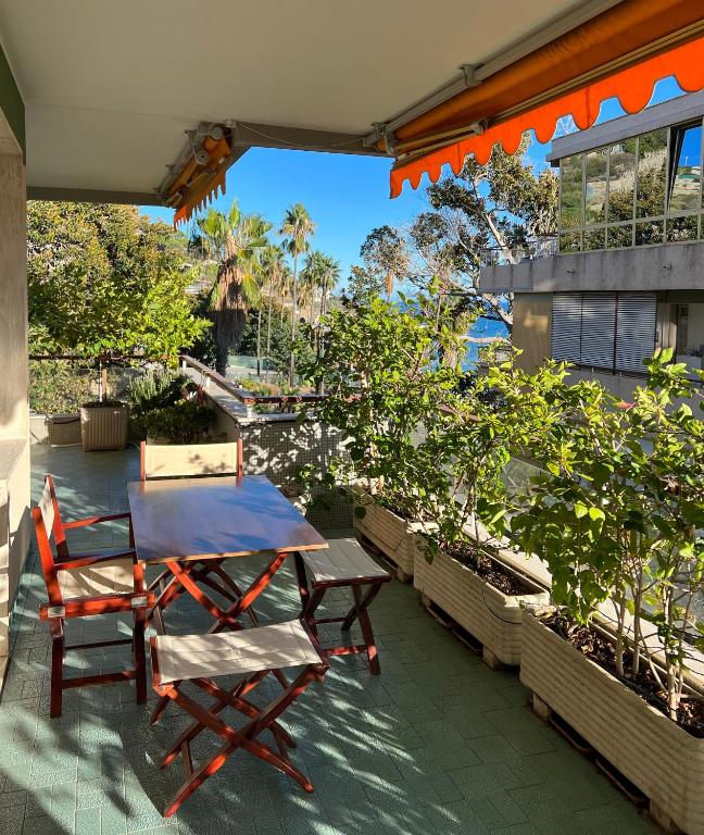 Сад в Tre Ponti Beach Apartment - Terrazzo vista Mare