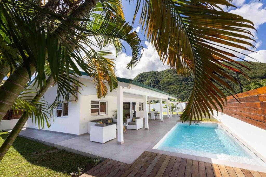 Villa Tiaiti - House Beach Access Sea with Pool