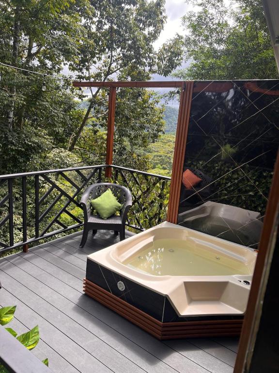 Balkón nebo terasa v ubytování Breezes Ecolodge