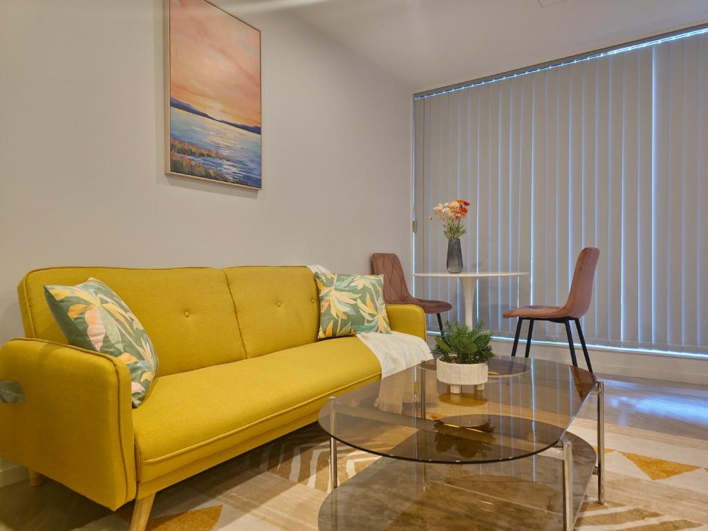 Cosmo Quarters - City Apartment with Pool & Spa - Resim 1