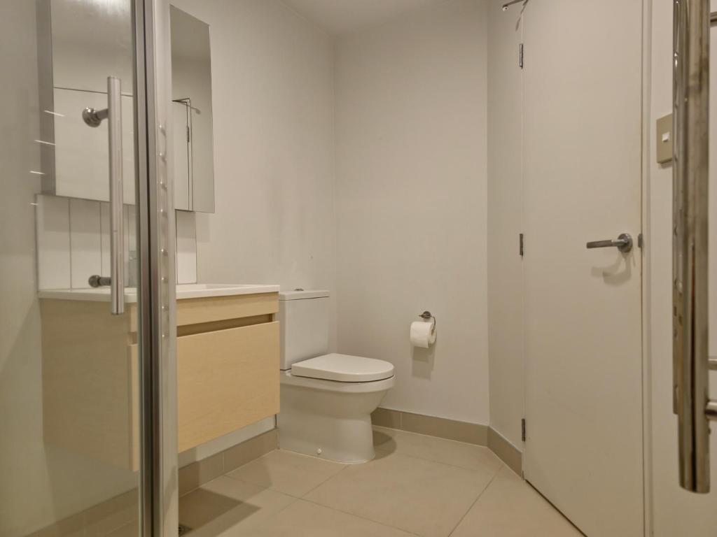 Cosmo Quarters - City Apartment with Pool & Spa - Resim 19
