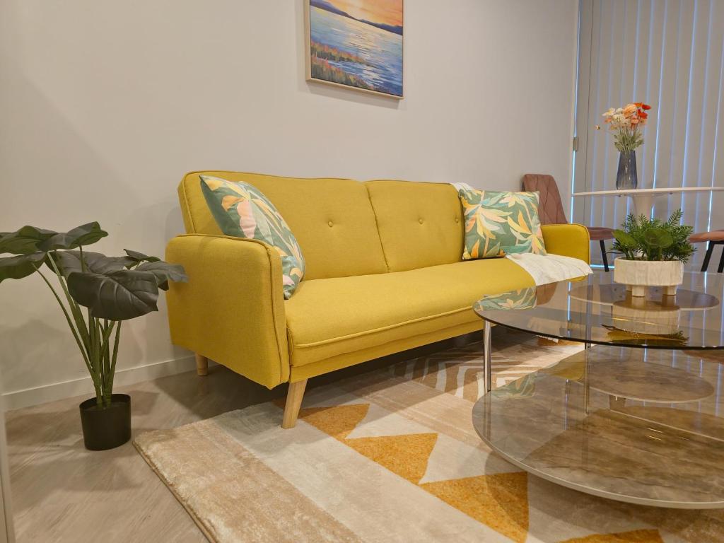 Cosmo Quarters - City Apartment with Pool & Spa - Resim 22