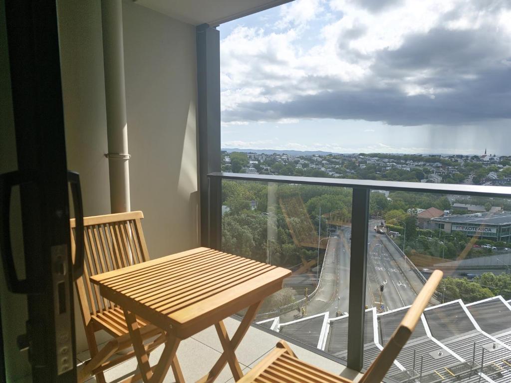 Cosmo Quarters - City Apartment with Pool & Spa - Resim 36