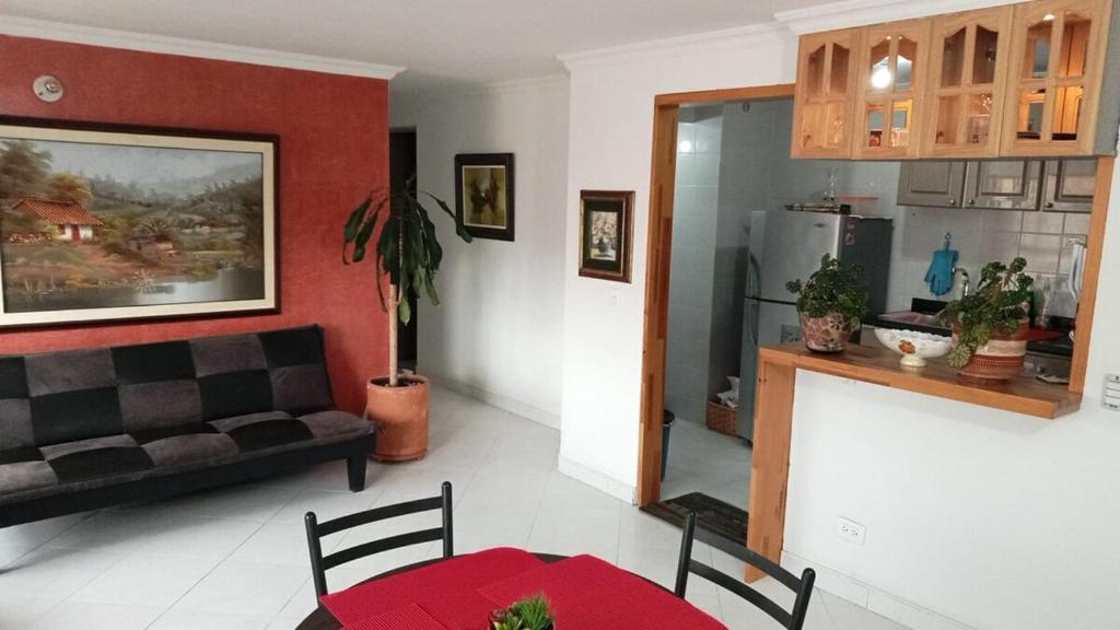 Η κουζίνα ή μικρή κουζίνα στο Confort mejor Ambiente familiar