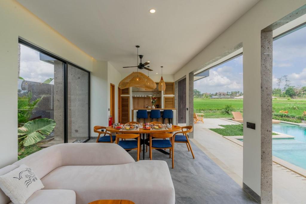 Không gian rộng rãi,mặt tiền có view hướng thẳng ra cánh đồng,có hồ bơi tại Hometown Ricefield Serenity Villa