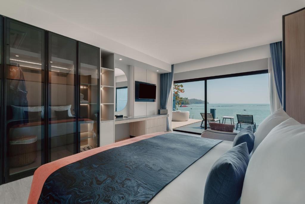 
Deluxe Double Room with Ocean View (2 Adults)
