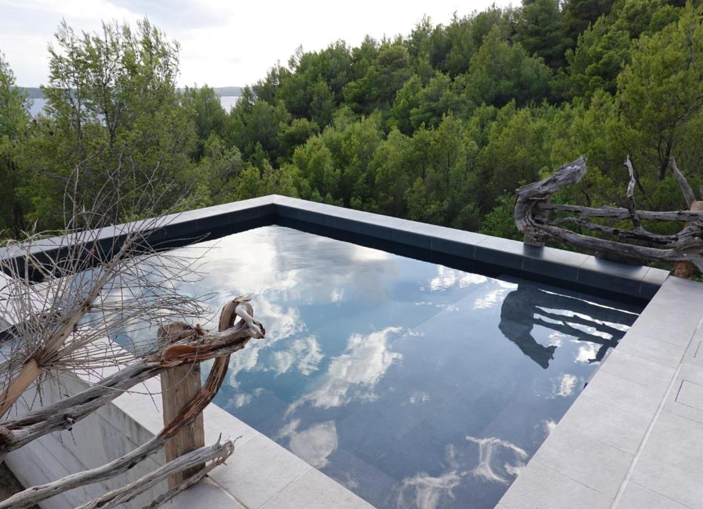 Bazén v ubytování Sea view Eco house with private pool, 250m to beach - Falcon View Hvar nebo v jeho okolí