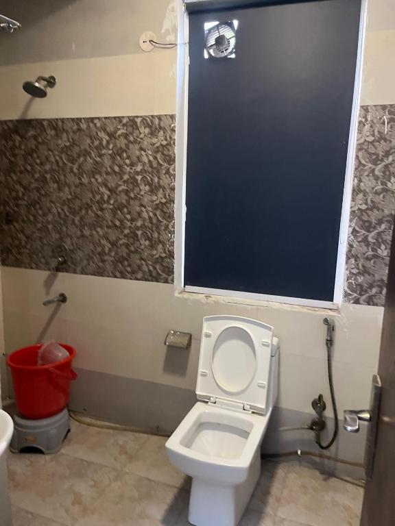 Koupelna v ubytování Saket Suites- Near Max Hospital