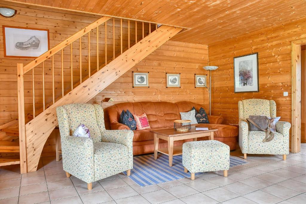 Istumisnurk majutusasutuses Auerhahn Ferienhäuser Auerhahn 404