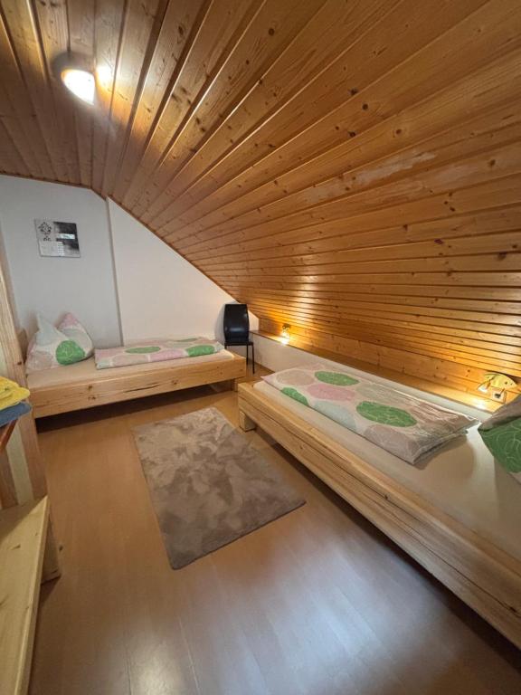 A bed or beds in a room at Eggerhof