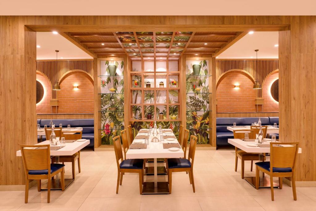 Restaurace v ubytování Keys Prima by Lemon Tree Hotels, Katti-Ma, Chennai