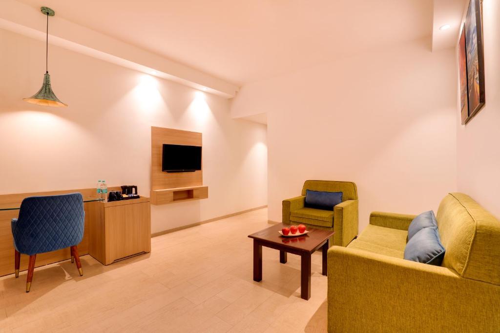 TV a/nebo společenská místnost v ubytování Keys Prima by Lemon Tree Hotels, Katti-Ma, Chennai