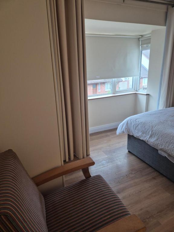 Postel nebo postele na pokoji v ubytování Entire Home to fit all