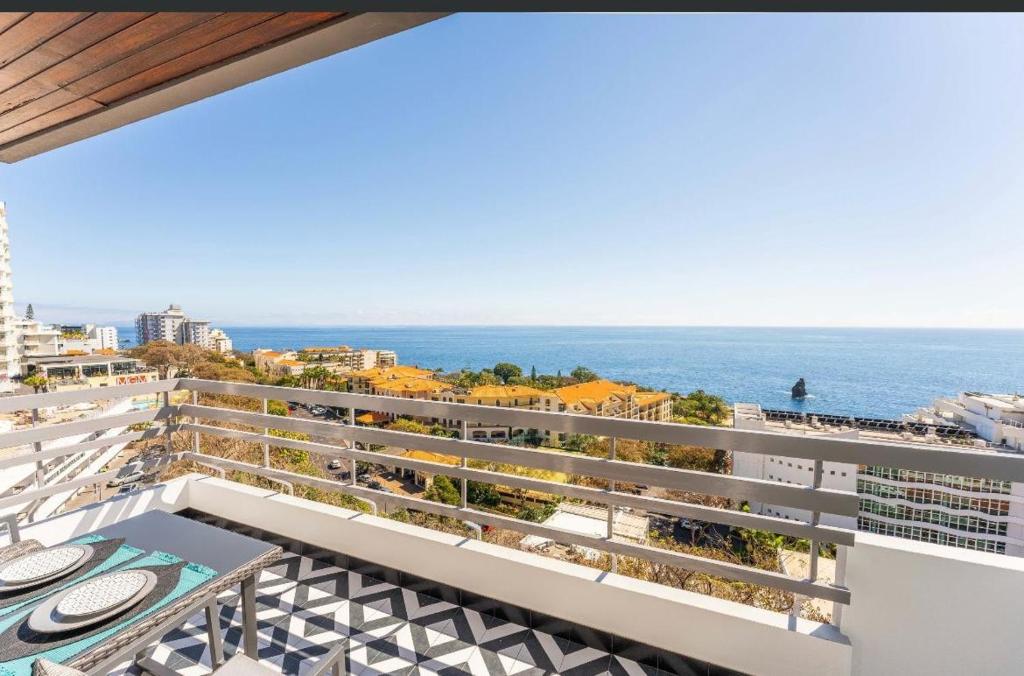 Island Time Studio with Sea View