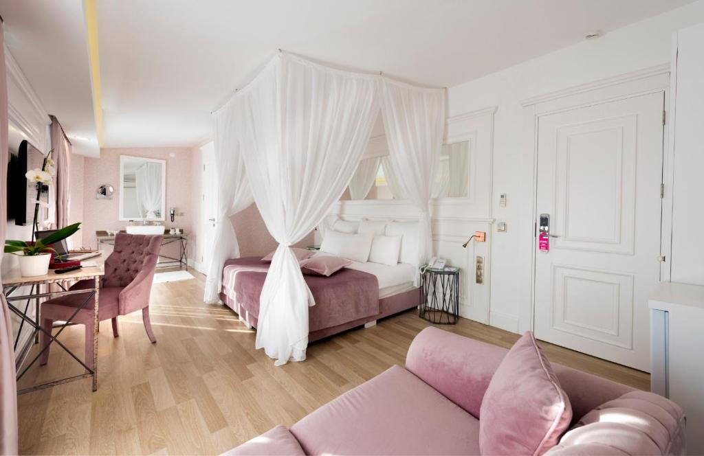 فضای داخلی Nun Hotel در آنتالیا - تصویر ۳