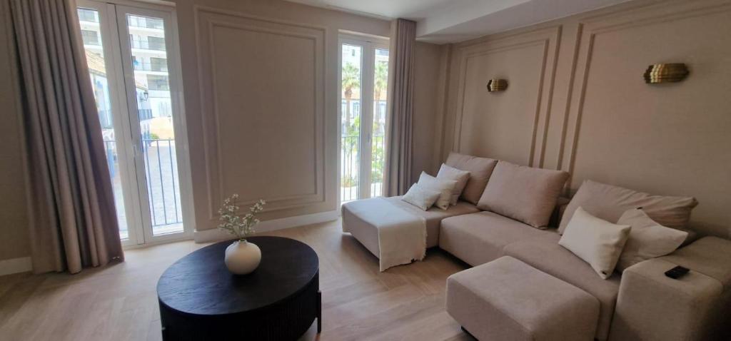 Duplex Plaza Olè
