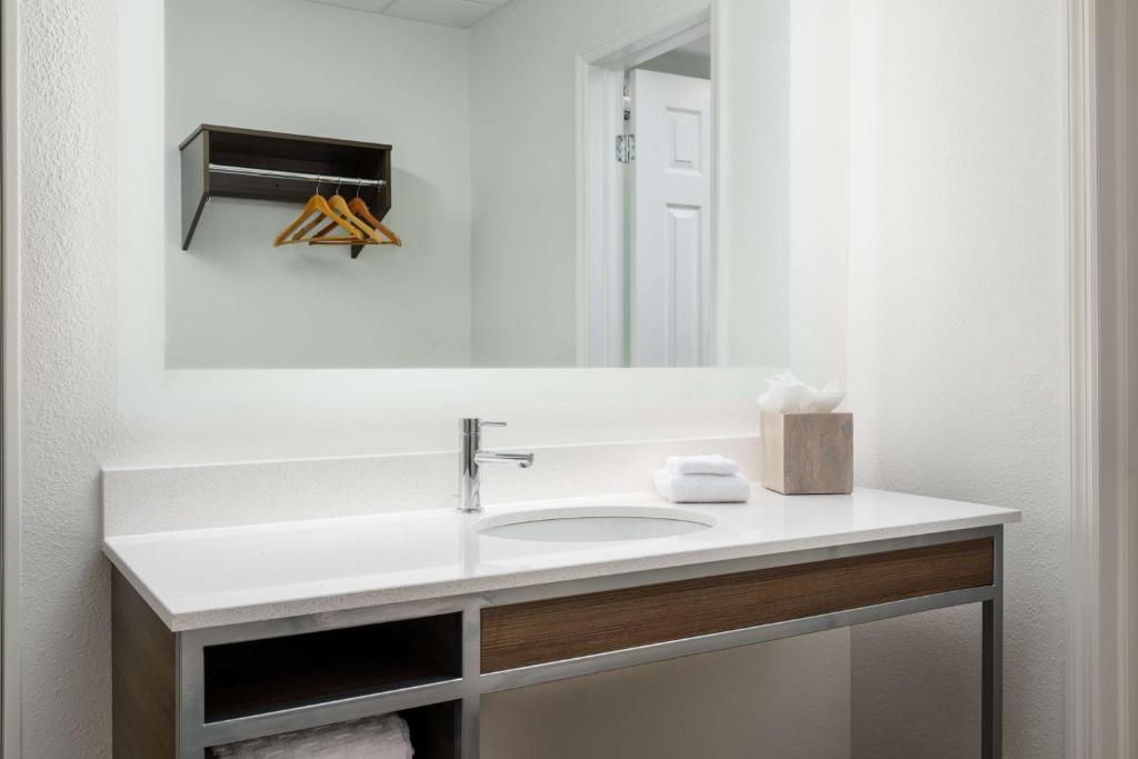 Best Western Naples Inn & Suites photo
