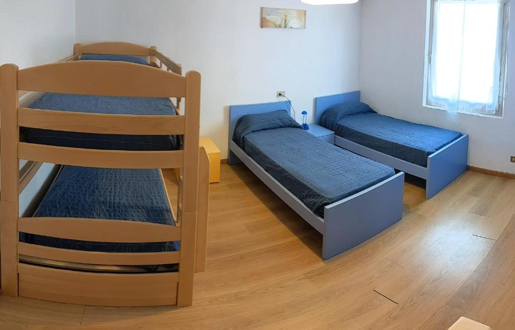 Villa Serena - Habitación Cuádruple Con Baño Privado