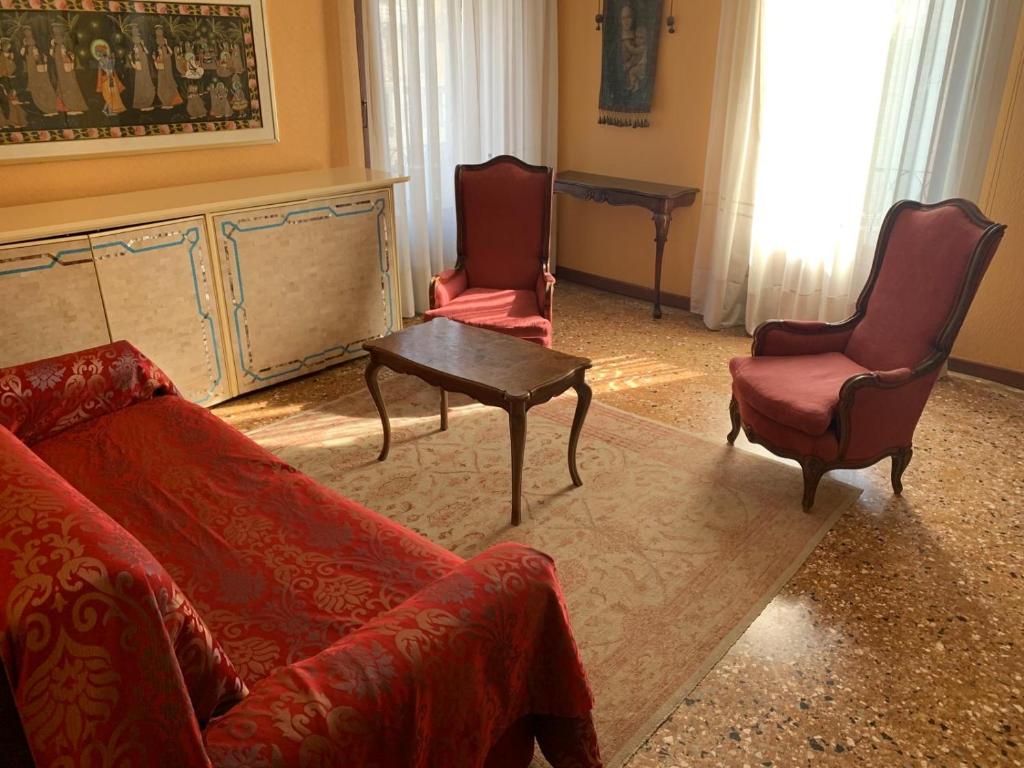 Posedenie v ubytovaní B&B Luxury San Firmino Canal View