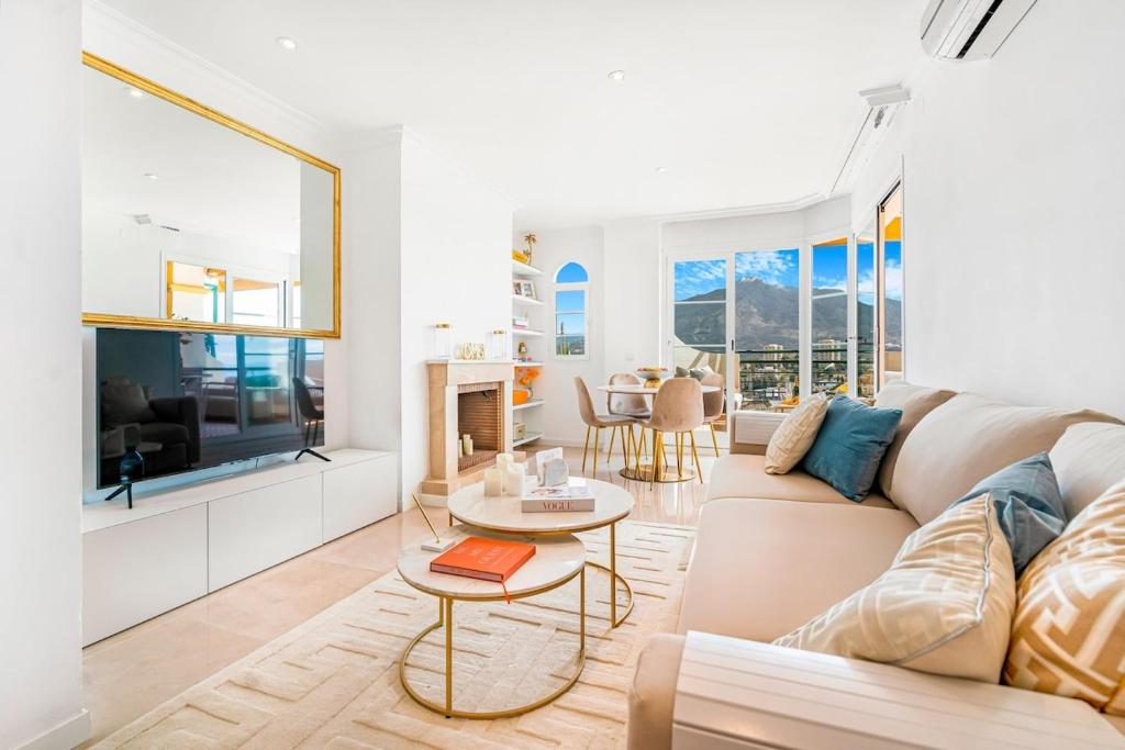 Amazing apartment with sea view in Puerto Banus