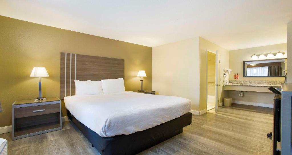 SureStay Plus Hotel by Best Western Sacramento North - 