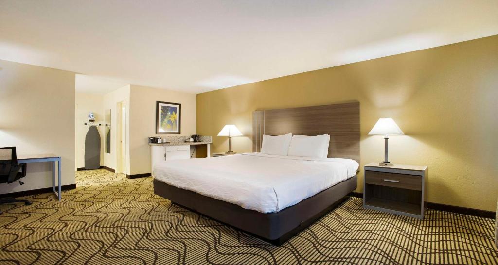 SureStay Plus Hotel by Best Western Sacramento North - 