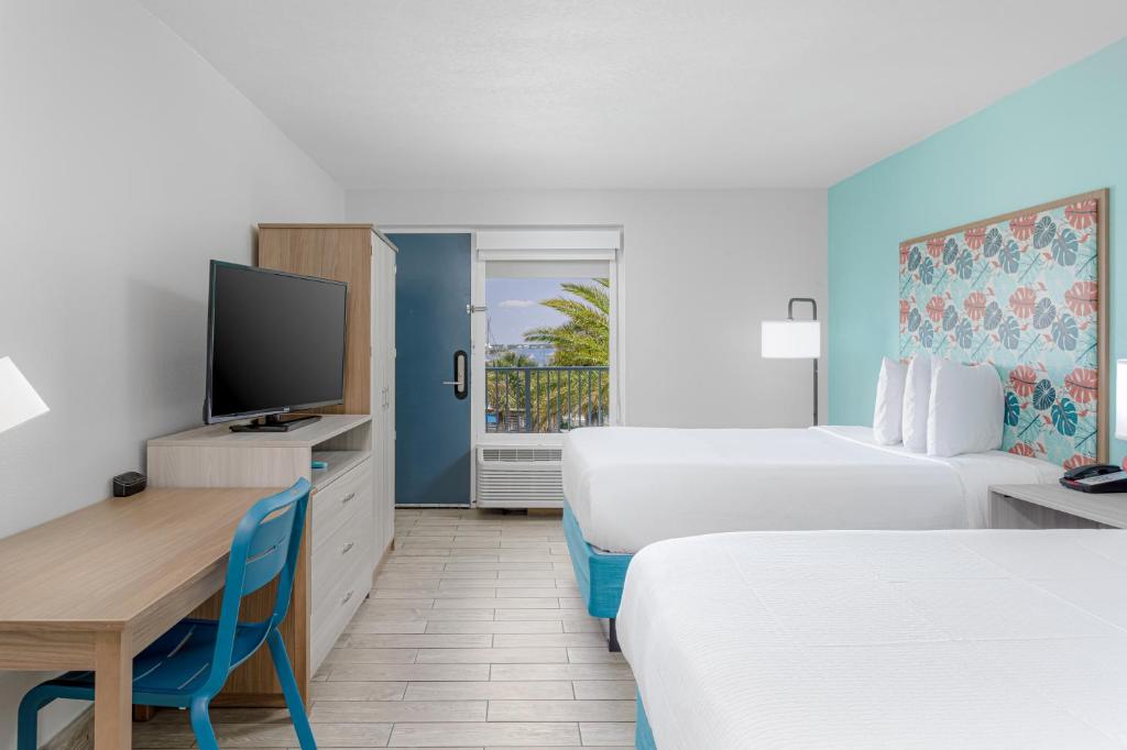 Surf & Sand Hotel - 