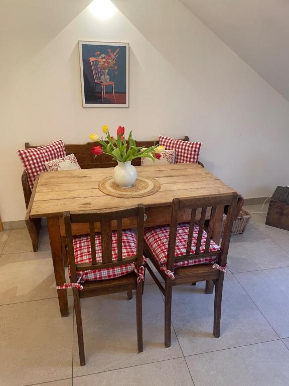 Posezení v ubytování Große Wohnung mit Dachterrasse in Starnberg